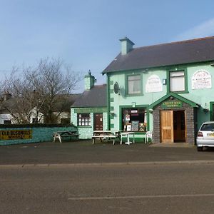 Hotel Causeway Tavern Bed & Breakfast à Bushmills Exterior photo