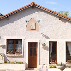 Villa Gite et Studio A l'accueil des Papillons à Courrieres Exterior photo