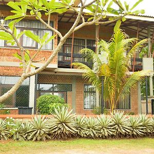 Villa Guest @ Wadduwa à Panadura Exterior photo