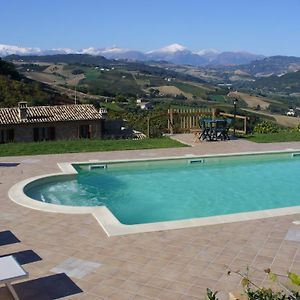 Villa Agriturismo Il Sentiero à Montalto delle Marche Exterior photo