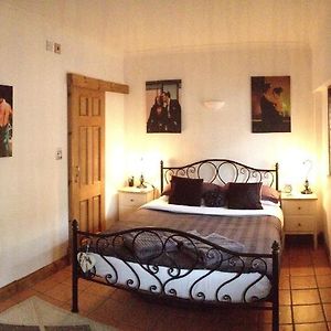 Bed and Breakfast Tanglewood Gatwick Bed & Breakfast à Crawley  Room photo