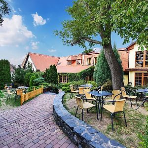 Hotel Restaurace A Penzion U Palecku à Skuteč Exterior photo