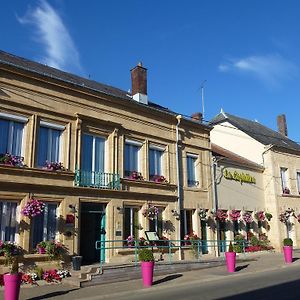 Hotel Logis La Sapinière à Remilly-Aillicourt Exterior photo