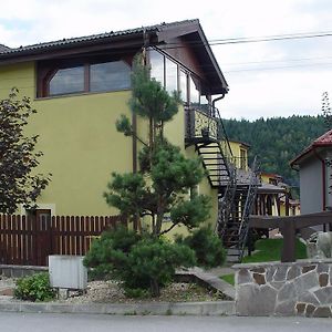 Hotel Penzion Zlaty Orol à Helcmanovce Exterior photo