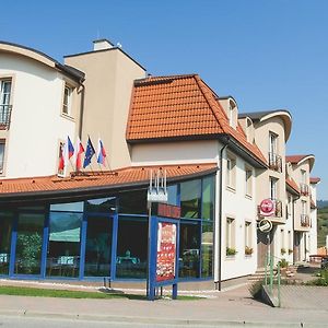 Hotel Penzion Fontana à Bešeňová Exterior photo