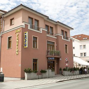 Hotel Penzion Franko à Zvolen Exterior photo