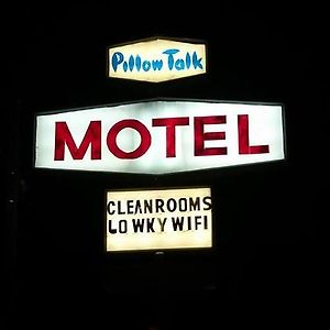 Pillow Talk Motel Wellington Exterior photo