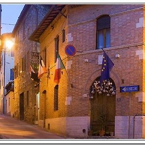 Hotel Il Pozzo Della Citerna à Castelnuovo Berardenga Exterior photo