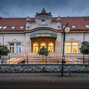 Hotel Penzion Central Park à Žilina Exterior photo