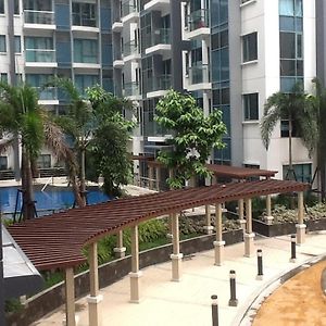 Palm Tree Genlex Condo Manille Exterior photo