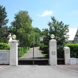 Hotel La Clémencerie Chambre d'hôtes à L'Etang-la-Ville Exterior photo