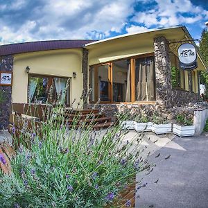 Hotel Penzion Artin à Nitra Exterior photo