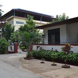 Remember Inn Nyaung Shwe Exterior photo