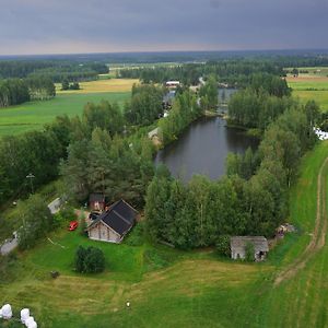 Villa Maatilamatkailu Peraekangas à Ojutkangas Exterior photo