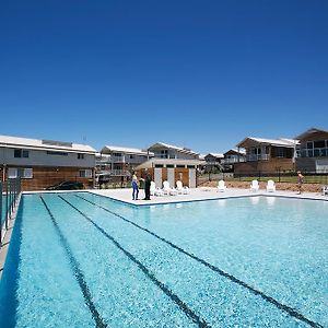 Caves Coastal Bar & Bungalows Caves Beach Exterior photo