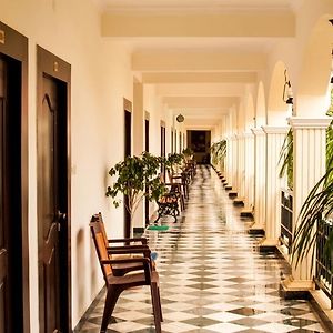 Hotel Kumararraja Palace à Yelagiri Exterior photo