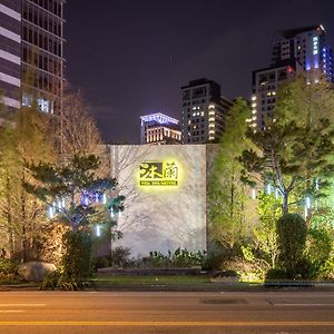 Mulan Motel Taichung Exterior photo