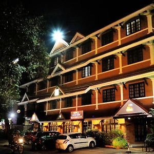 Hotel Kovilakam Residency à Kozhikode Exterior photo