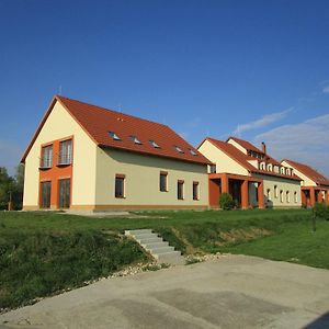 Hotel Penzion Alma à Znojmo Exterior photo