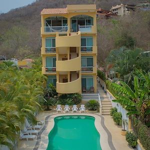 Bungalows Arena Dorada (Adults Only) Zihuatanejo Exterior photo