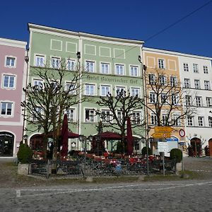 Hotel Bayerischer Hof à Burghausen Exterior photo