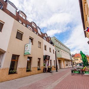 Hotel Penzion Atlas à Liptovský Mikuláš Exterior photo