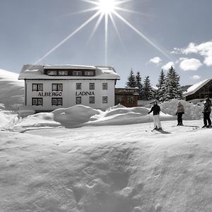 Berghotel Ladinia Corvara In Badia Exterior photo