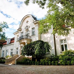 Aparthotel Palac Zdunowo à Załuski Exterior photo