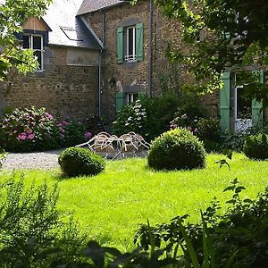 Bed and Breakfast Chambre d'hôtes de Pirieuc à Meillac Exterior photo