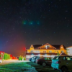 Hotel Pensiunea Mountain King à Sîmbăta de Sus Exterior photo