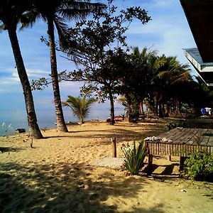 Hotel Rosepoint Beach à Pandan Exterior photo