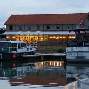 Hotel Le Port de Decize Exterior photo