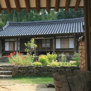 Hotel Yi Jin-Rae'S Historic House à Boseong Exterior photo