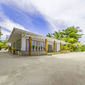 Hotel Aadan Beach House à Dhigurah  Exterior photo