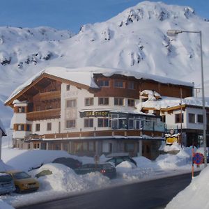 Hotel Gasthof Valluga à St. Christoph am Arlberg Exterior photo