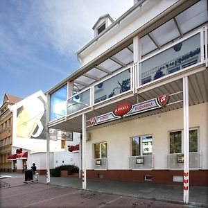 Hotel Penzion Budvarka à Hodonín Exterior photo