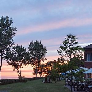 Hotel L'Auberge Du Lac St-Pierre à Trois-Rivières Exterior photo