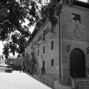 Hotel Hospederia Palacio De Casafuerte à Zarratón Exterior photo