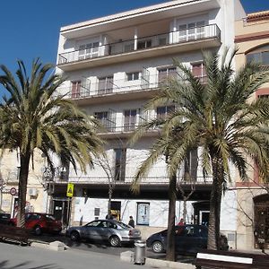 Hotel Hostal Residencia Celma à Sant Carlos de la Ràpita Exterior photo