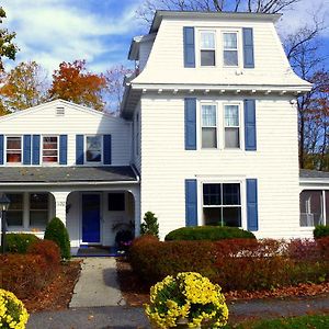 Bed and Breakfast House On Main Street à Williamstown Exterior photo