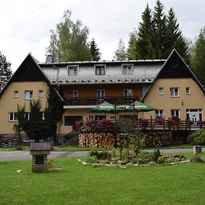 Hotel Penzion Gaudeamus à Milovy Exterior photo