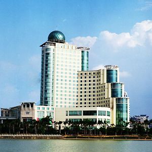 Guangxi Wharton International Hotel Nanning Exterior photo