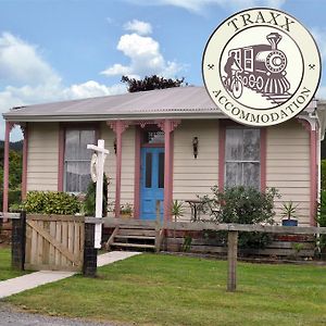 Shunters Cottage Waihi Exterior photo