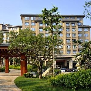 Tan Mu Lin Celebrity City Hotel Zigong Room photo