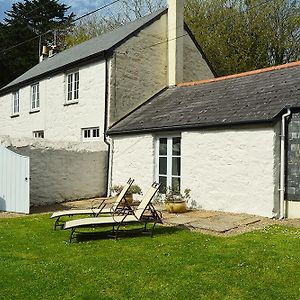 Mews Cottage Cury Exterior photo