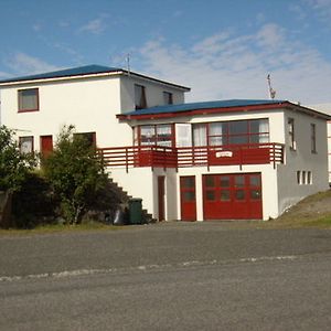 Guesthouse Dyngja Höfn Exterior photo