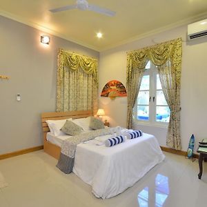 Hotel Starry Night At Ukulhas Exterior photo