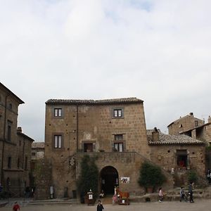 Bed and Breakfast Locanda Della Buona Ventura à Bagnoregio Exterior photo