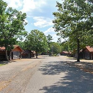 Hotel Cherokee Landing Campground à Saulsbury Exterior photo