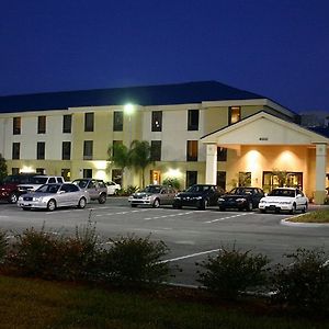 Days Inn & Suites By Wyndham Lakeland Exterior photo